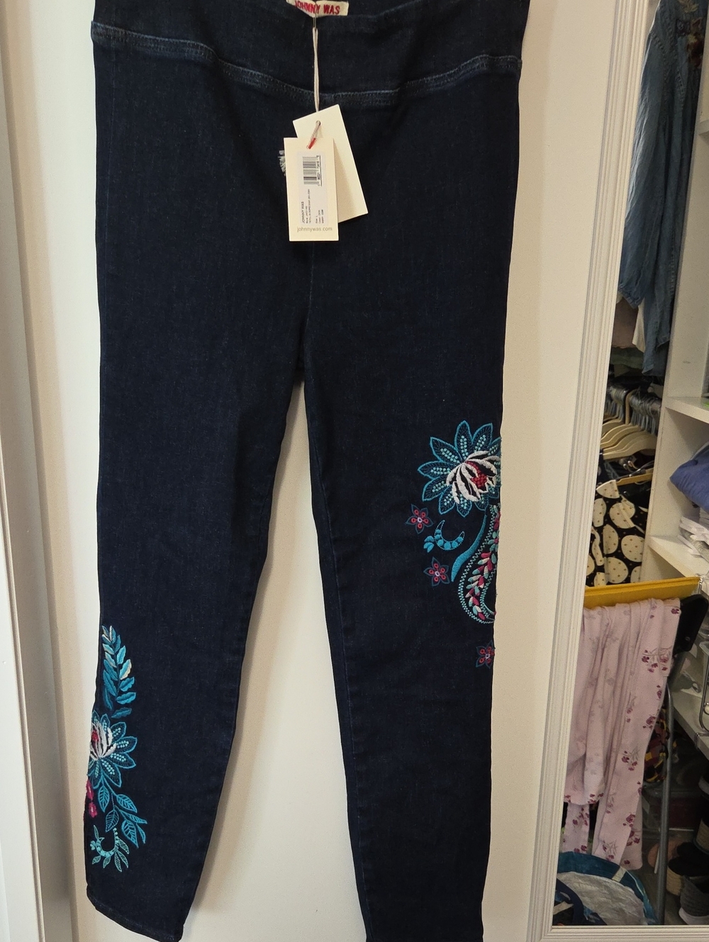 NEW JOHNNY WAS Denim Embroidered Blue Jeans